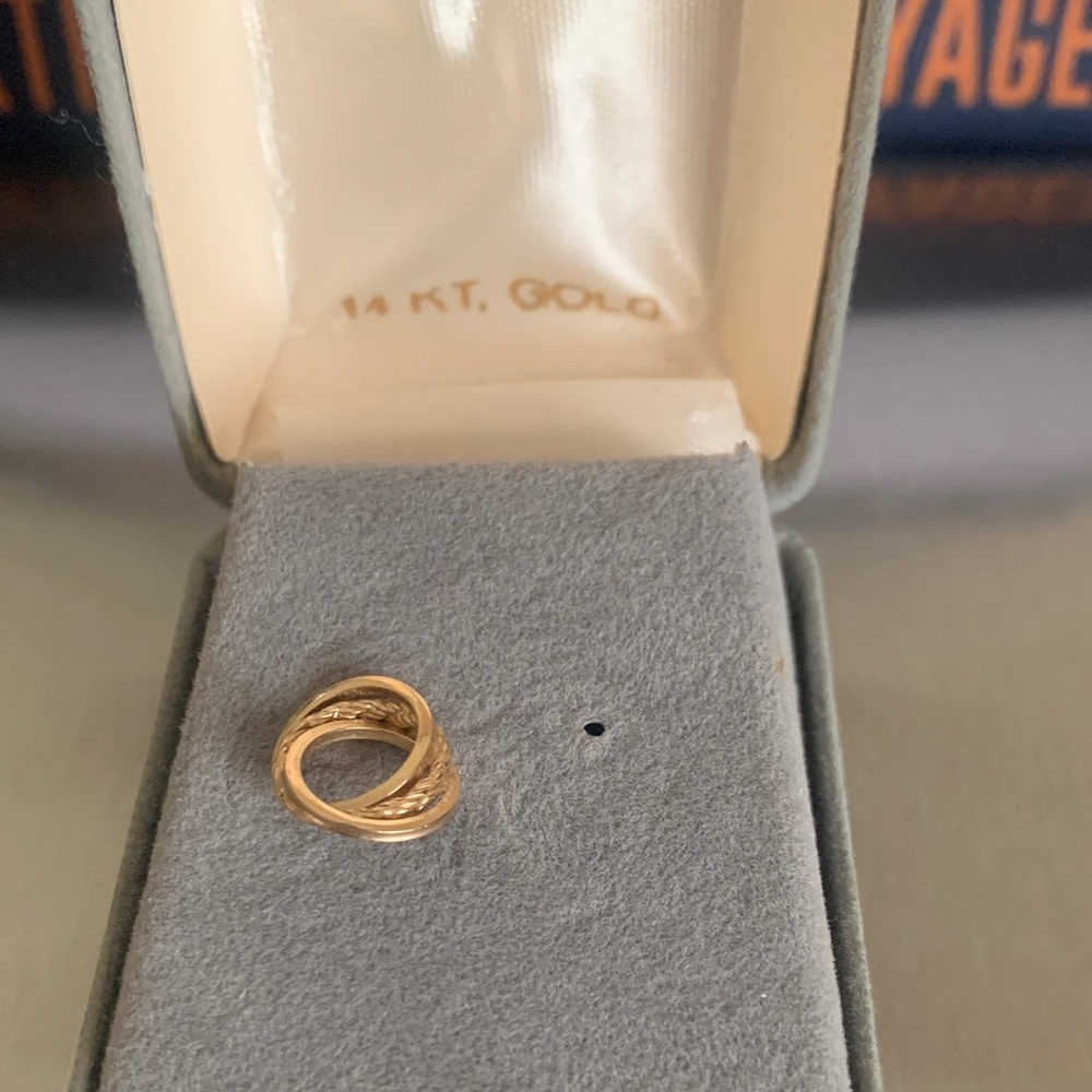 Elegant Gold vintage 14 kt singular earring 53 - Picture 1 of 10